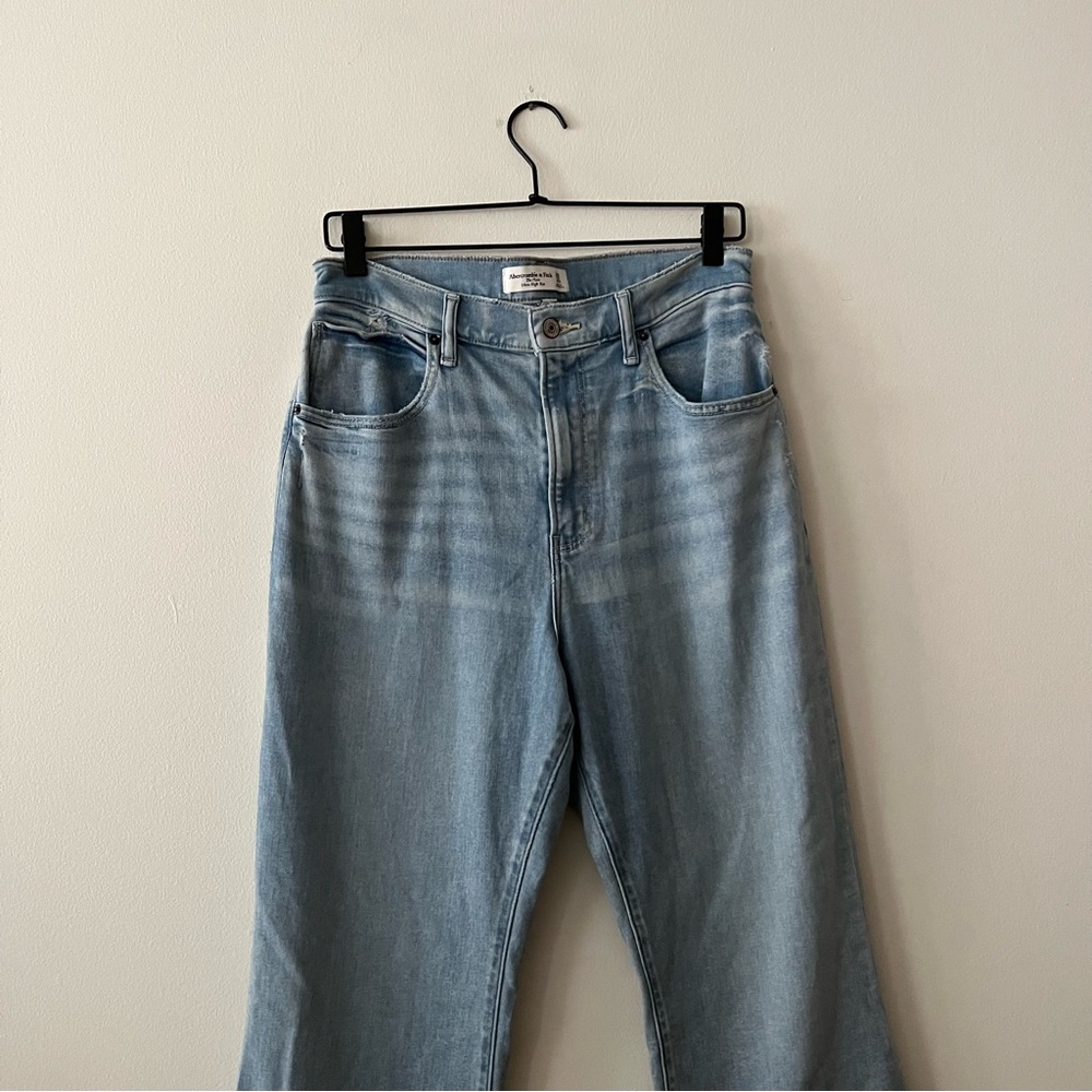 Abercrombie & Fitch Curve Love Light Blue Flare Jeans - Picture 4 of 9